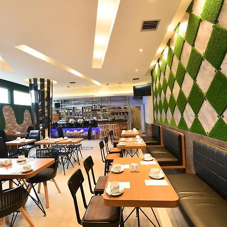 فندق Midtown Xpress Balikpapan المظهر الخارجي الصورة