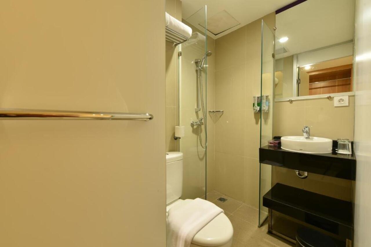 فندق Midtown Xpress Balikpapan المظهر الخارجي الصورة