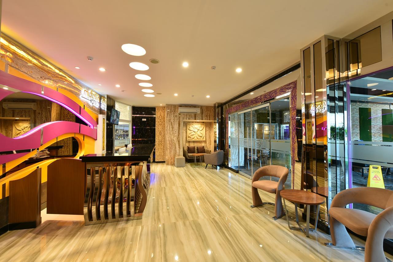 فندق Midtown Xpress Balikpapan المظهر الخارجي الصورة